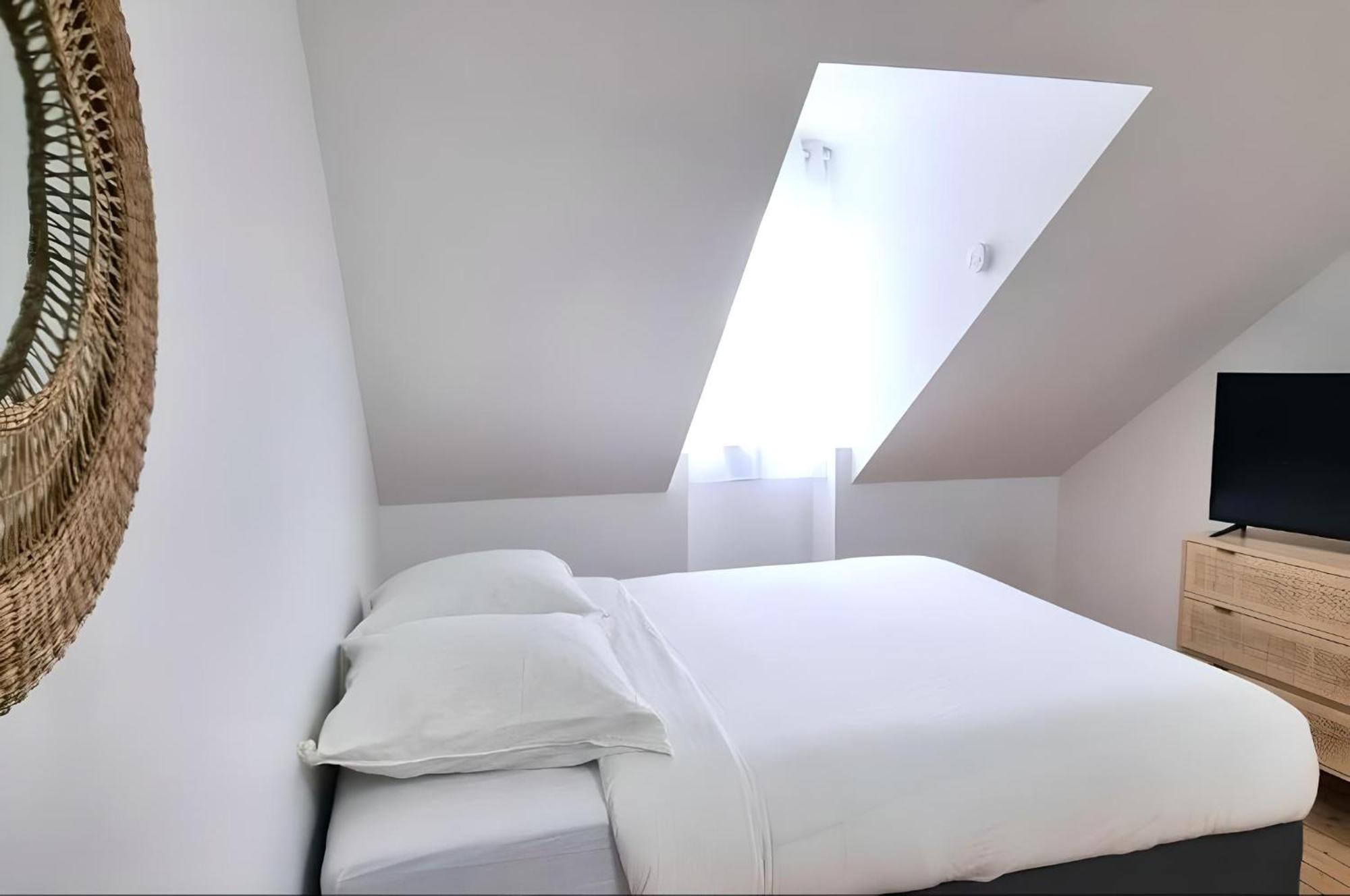 Loft Lumineux Tres Spacieux - Parking Gratuit ชาโตรูซ์ ภายนอก รูปภาพ
